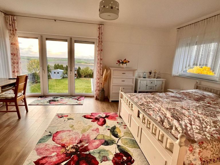 eines der 3 Zimmer im DG