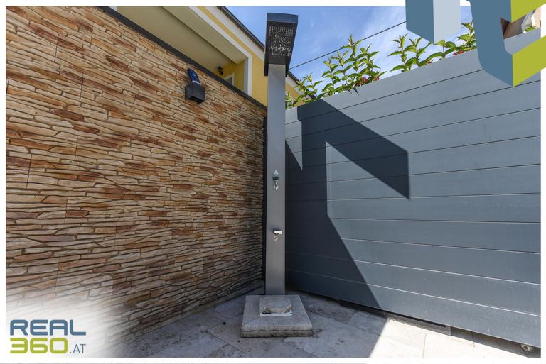 Dusche im Außenbereich