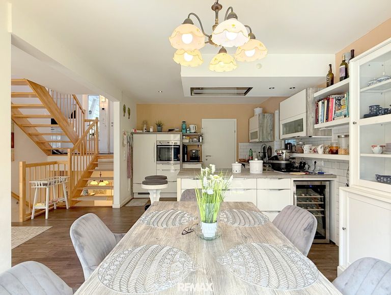 Erdgeschoss - Küche und Essbereich