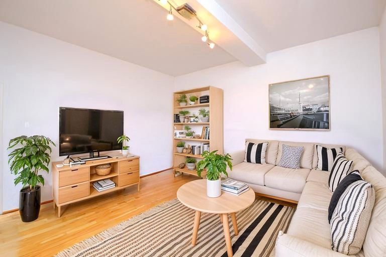 Wohnzimmer (virtuell eingerichtet)