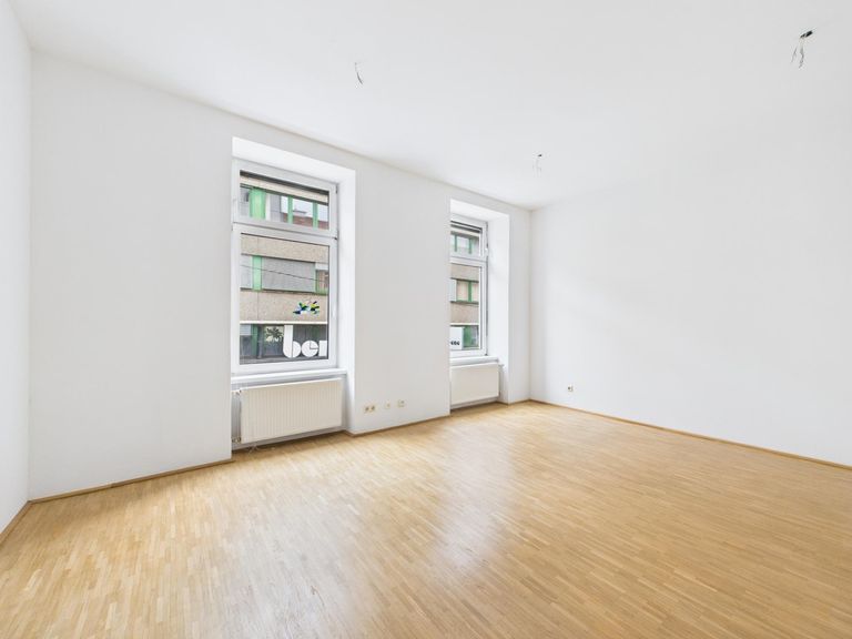 CAM04191G0-PR0046-STILL003