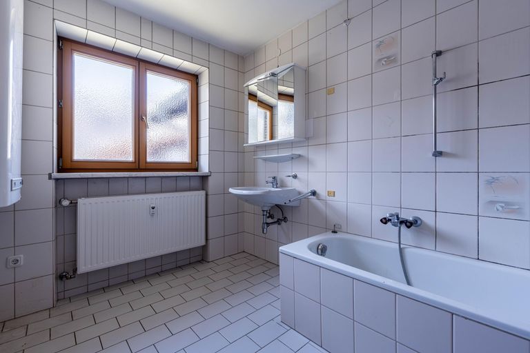 Badezimmer - Wohnung 1. Stock