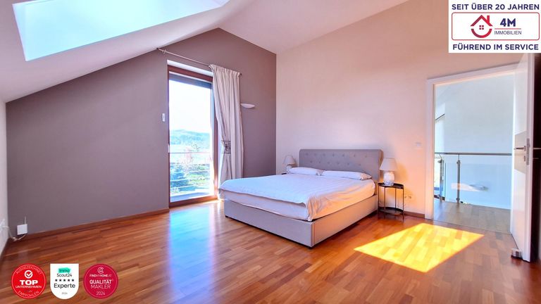 Zimmer 1 OG