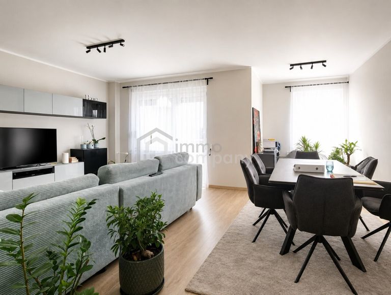 Wohnzimmer mit Essplatz