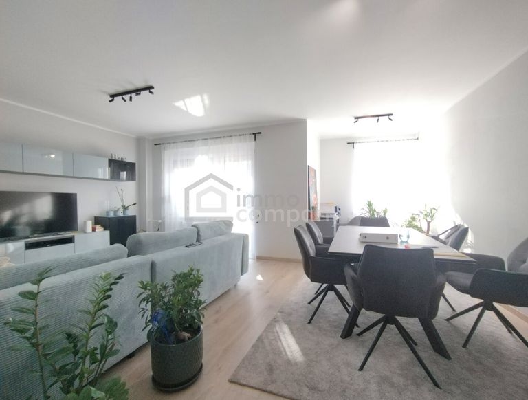 großes Wohnzimmer