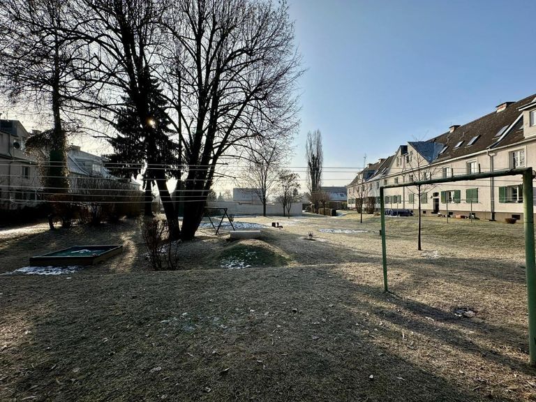Spielplatzfläche