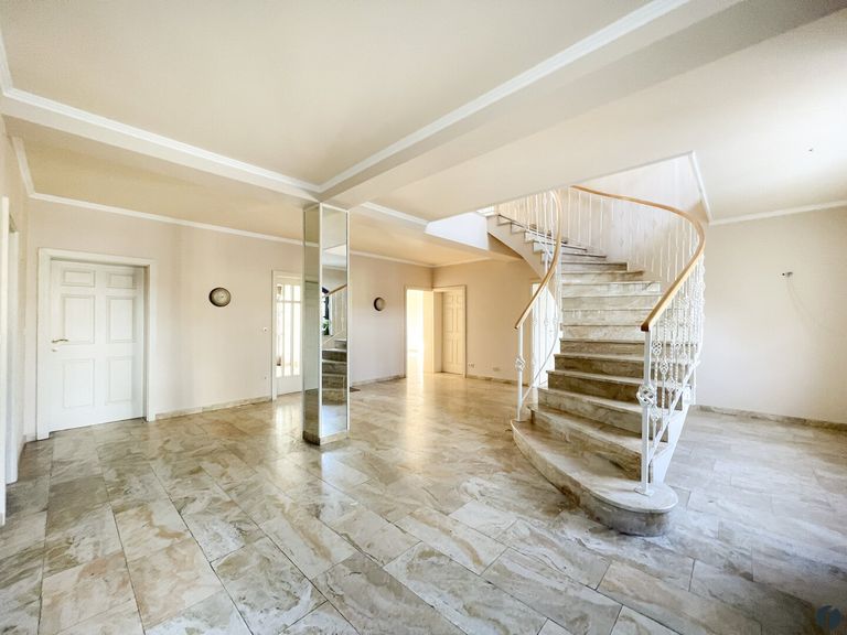 Große Eingangshalle