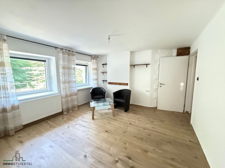 Durchgangszimmer im EG