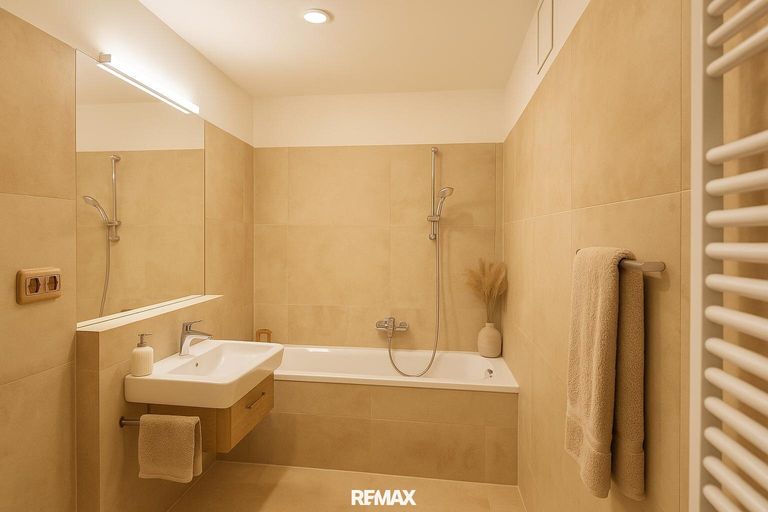 Badezimmer mit Badewanne, Homestaging