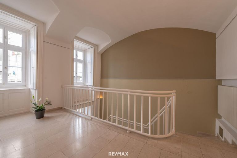 Vorraum und Abgang zur Ausstellungsfläche1