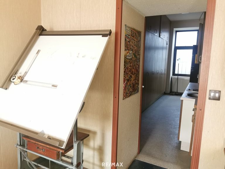 Blick zur Küche, sehr viel Stauraum