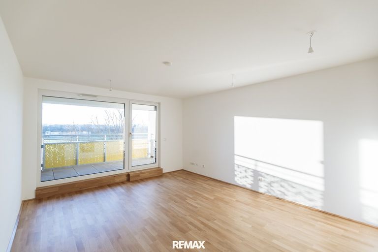 helles Wohn, & Esszimmer mit Blick ins Grüne