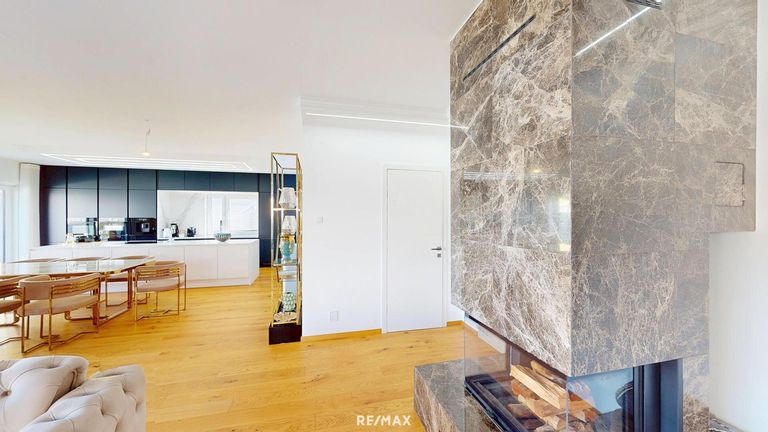 Marmorkamin Wohnzimmer