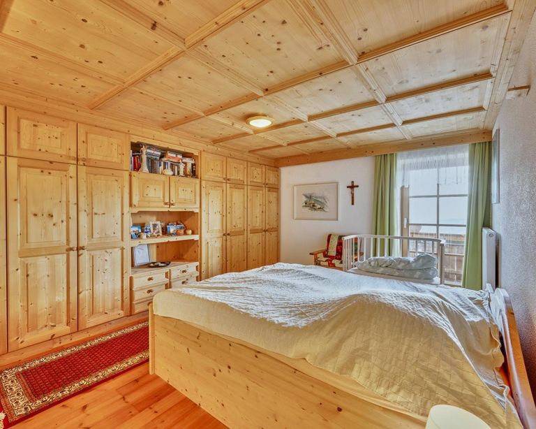 Schlafzimmer 1