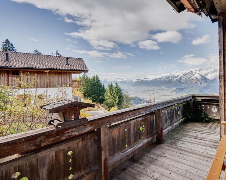 Balkon Erdgeschoss und Aussicht