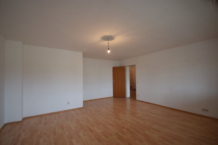 Schlafbereich - Große 2,5 Zimmer Wohnung mit Loggia Miete Bergheim Salzburg