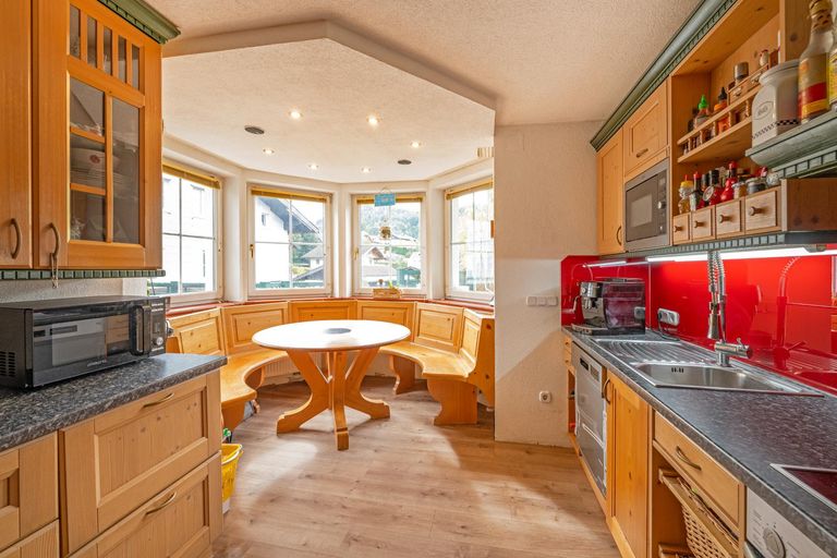 Küche Erdgeschoß mit Erker