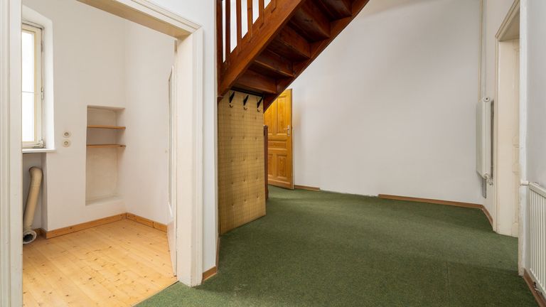 Vorraum, Aufgang ins Obergeschoss Einheit 1