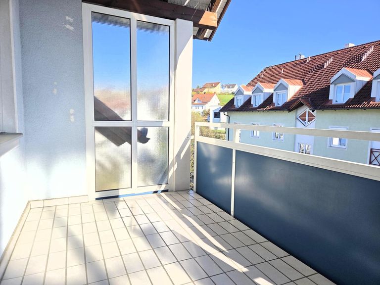 7,5 m² große, ganzjährig sonnige Loggia