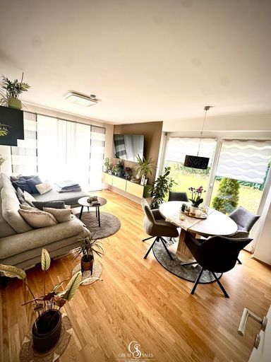 Wohnbereich / Essbereich - mit Blick in Ihren Garten - sonniger Wintergarten-Flair