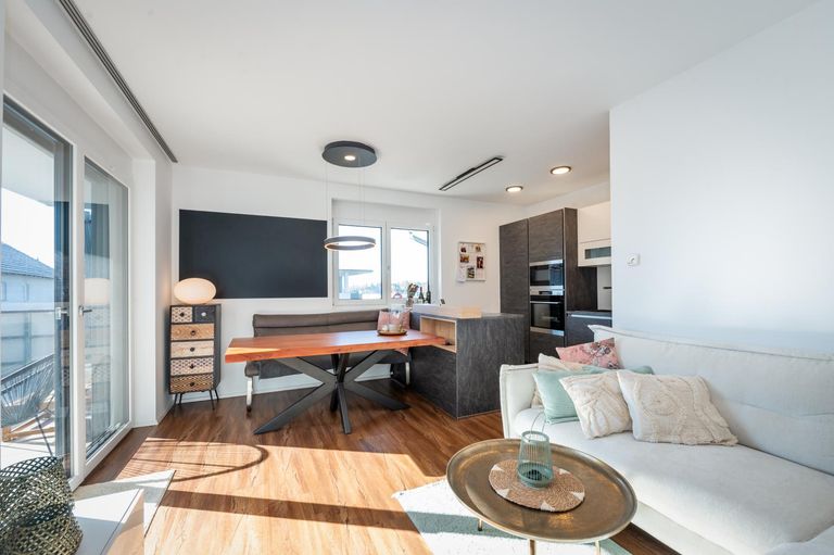 Großzügiger Koch/-Wohn-/Essbereich