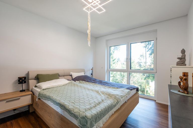 Großzügiges Schlafzimmer