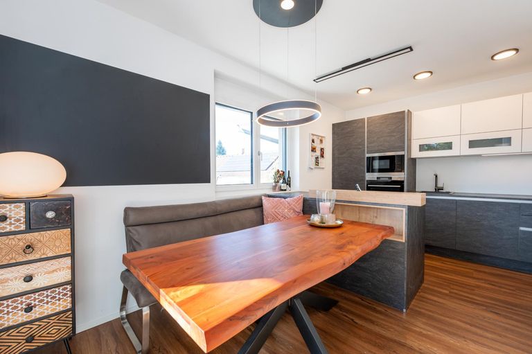 Heller Koch-//Essbereich