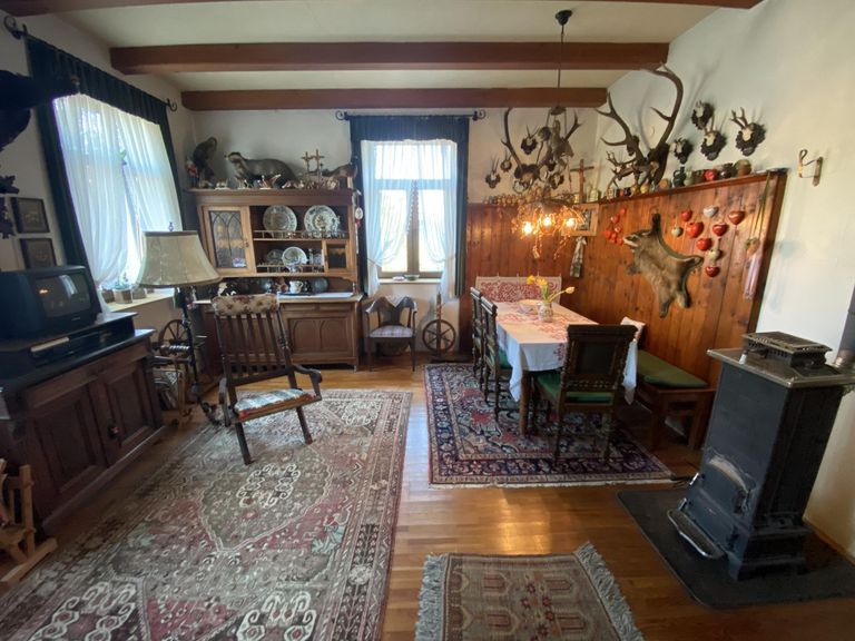 06 Jagdstube mit Holzofen