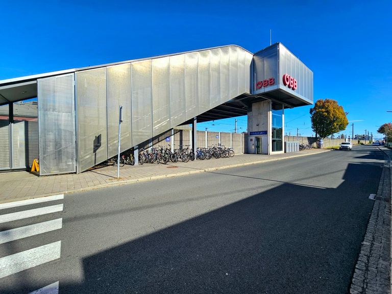 nur ca. 350m vom Hauptbahnhof entfernt!