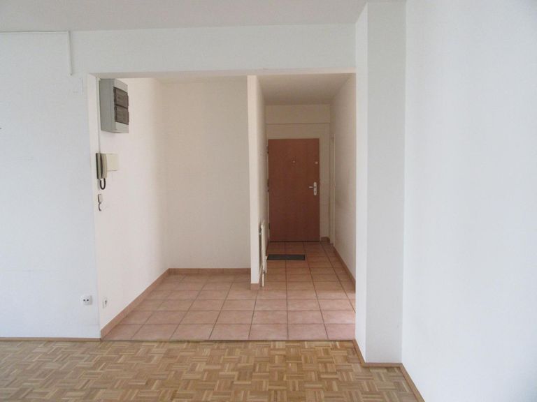 Blick vom Wohnzimmer in den Vorraum