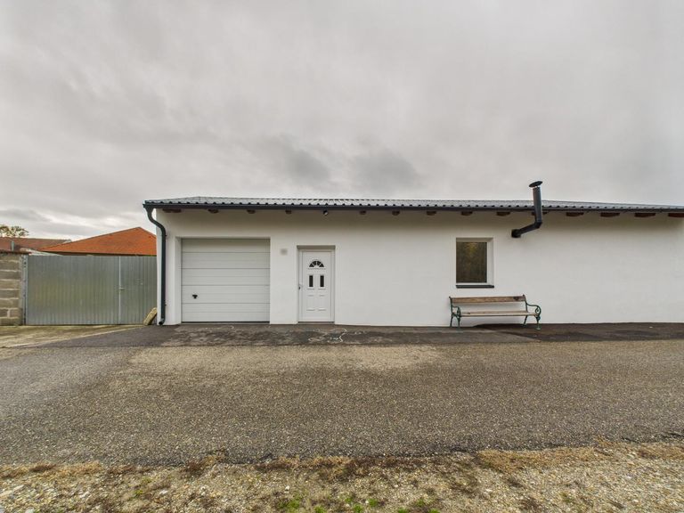 Zweifamilienhaus in Illmitz Garage Hinteransicht