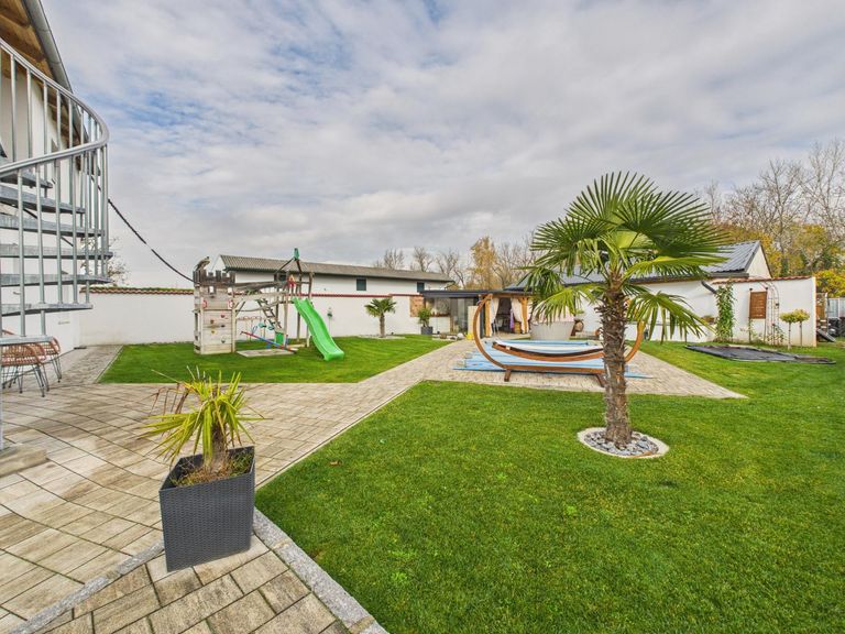 Zweifamilienhaus in Illmitz Garten