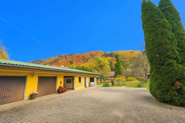 Beispiel Garagen mit saniertem Außenbereich