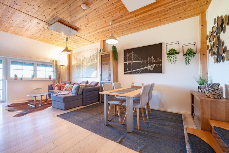 Wohnraum mit Essbereich