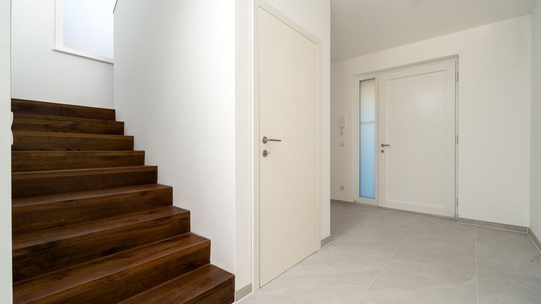 Erdgeschoss Stiegenaufgang / Vorzimmer