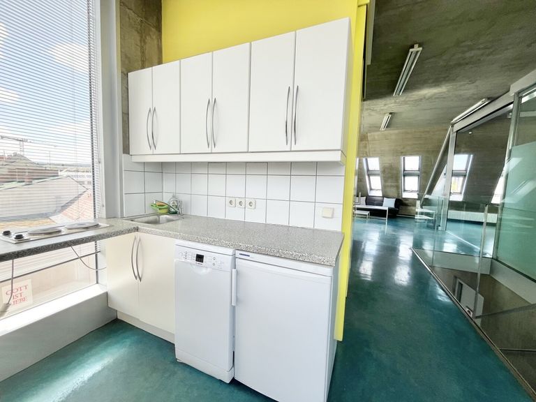 Eine von mehreren Teeküchen im Gebäude