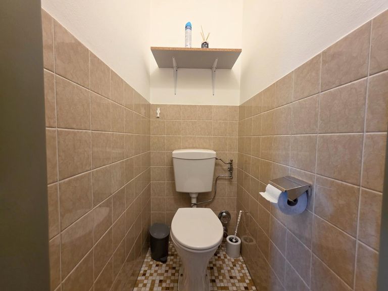 6_WC