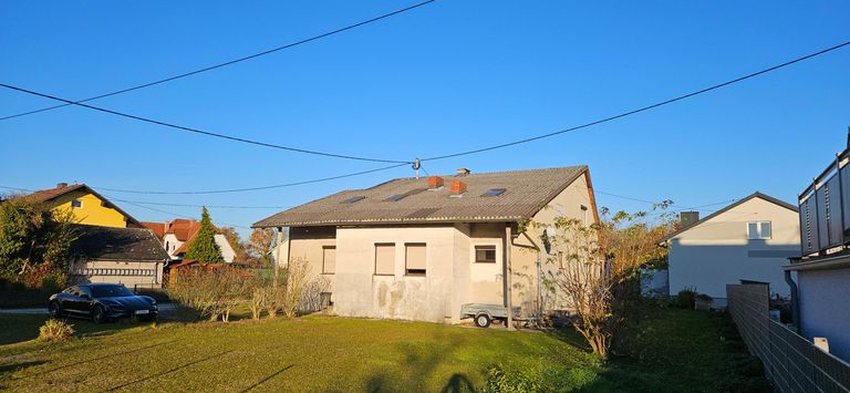 Haus mit westlich ausgerichtetem Garten