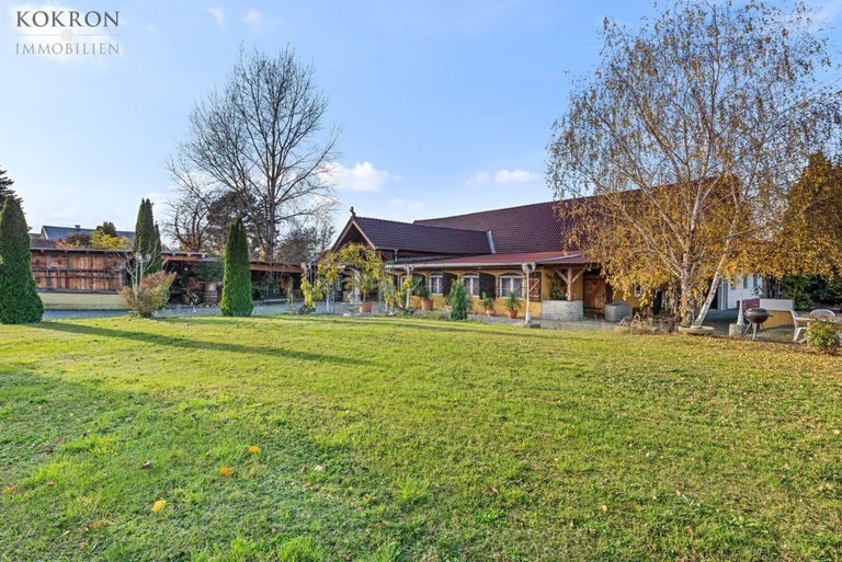 Garten und Hof von hinten