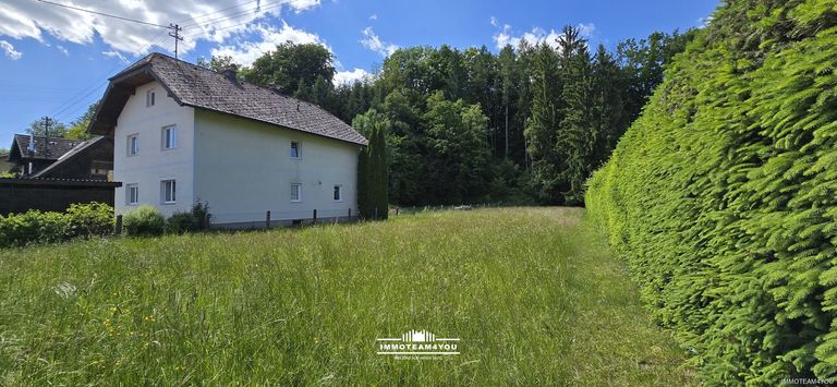 Blick von der Strassenseite