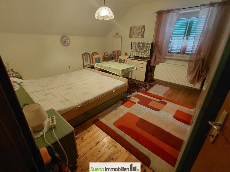 Schlafzimmer DG