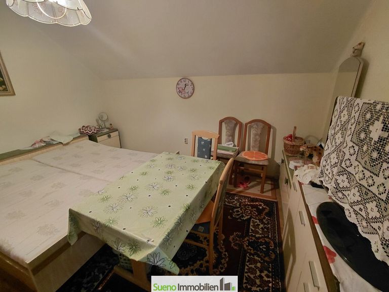 Schlafzimmer DG