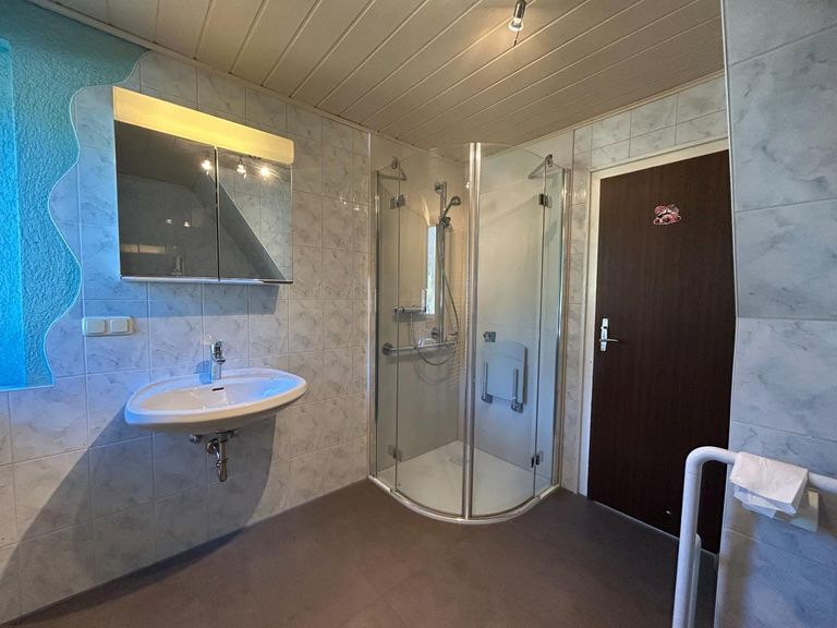 Badezimmer im OG