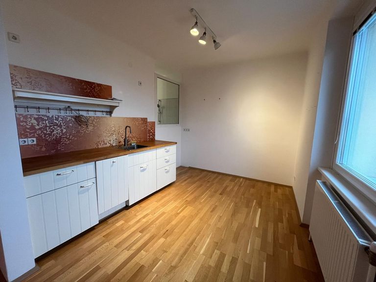 Küche mit Essbereich