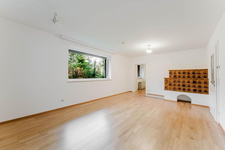 Innenansicht des Arbeitszimmers im Untergeschoss