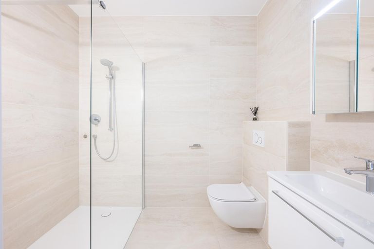 Innenansicht des Badezimmers im Erdgeschoss