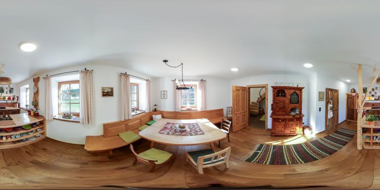 Küche samt Essbereich