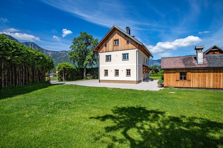Aussenansicht samt Garten