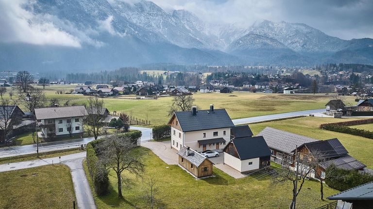 Aussenansicht samt Umgebung