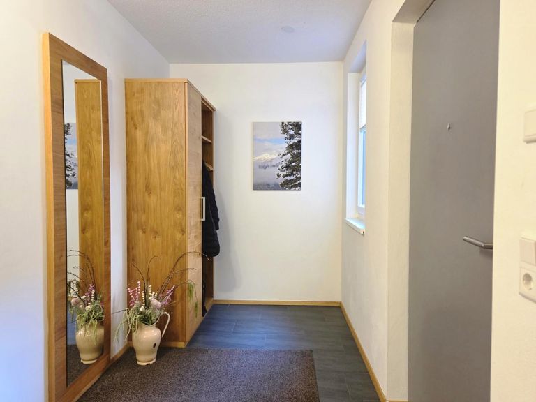 großzügige Garderobe